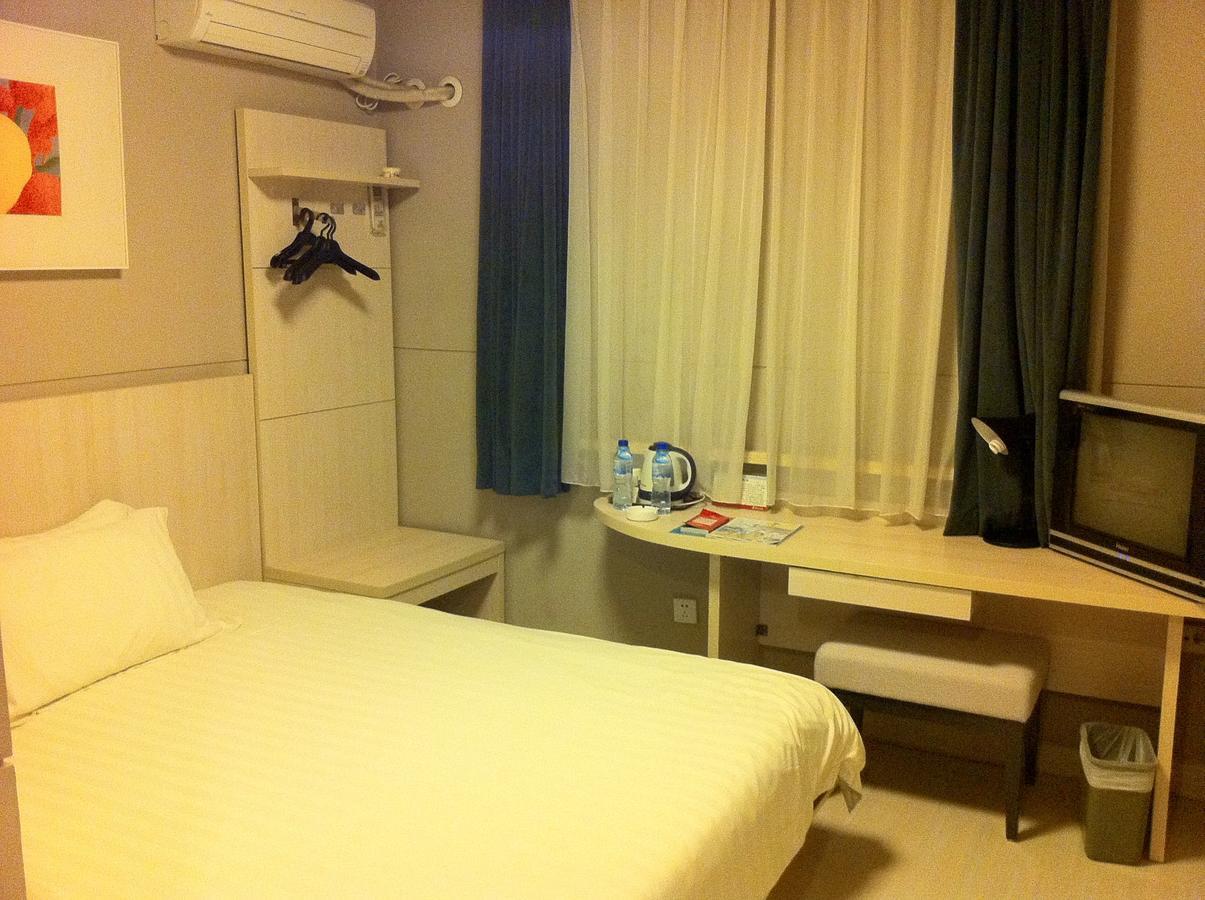 Jinjiang Inn - Wuhan Ziyang Road Екстер'єр фото