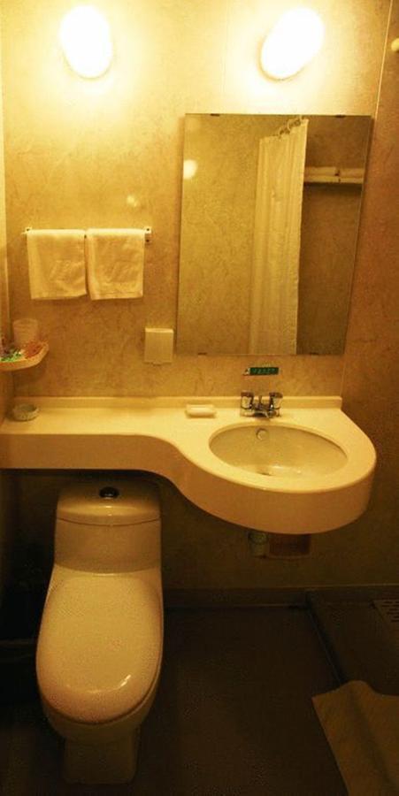 Jinjiang Inn - Wuhan Ziyang Road Екстер'єр фото