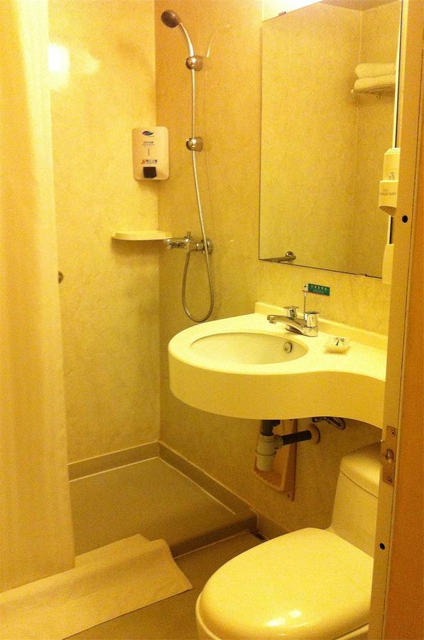 Jinjiang Inn - Wuhan Ziyang Road Екстер'єр фото